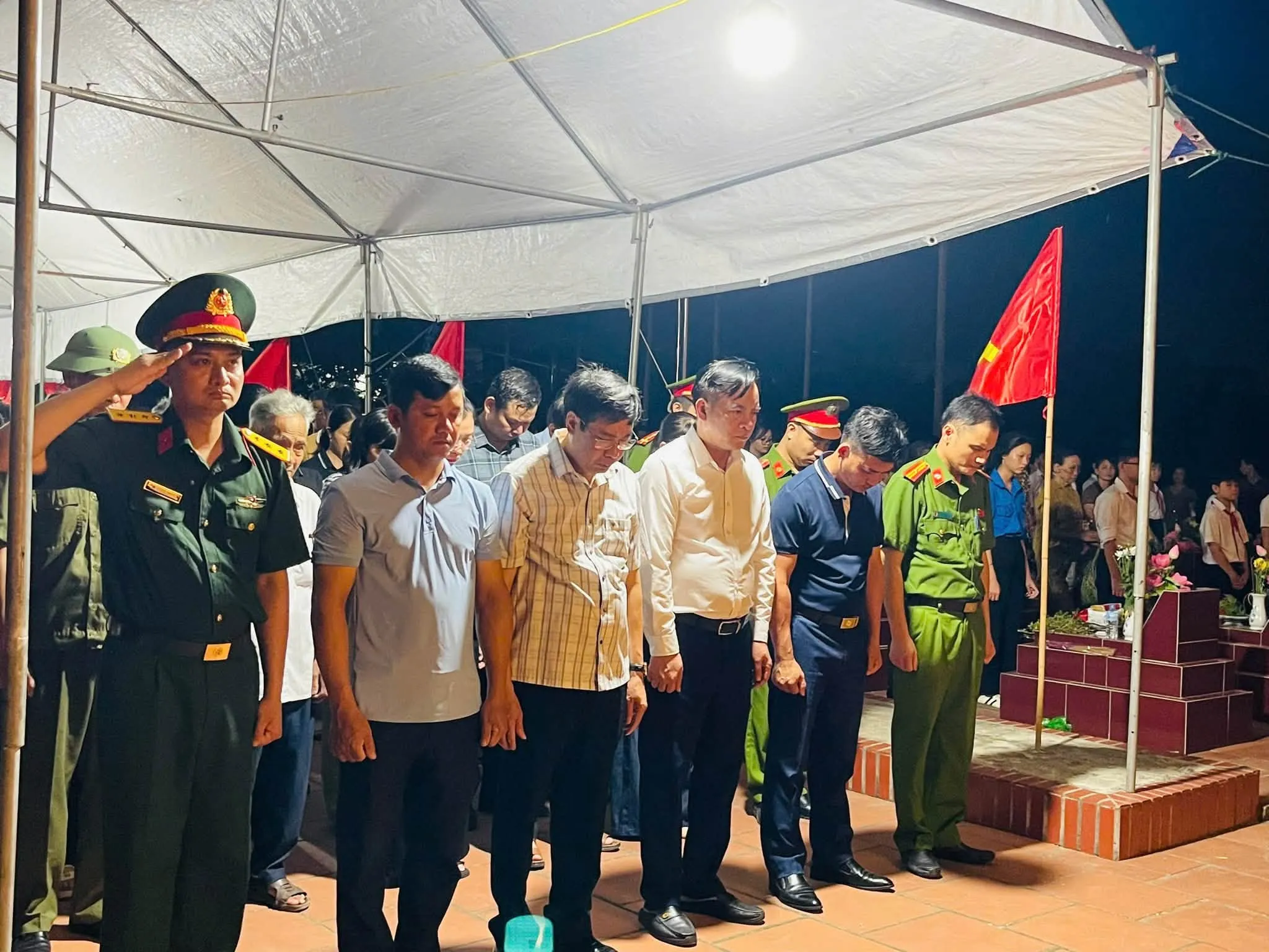 Xã Vĩnh Thịnh tổ chức lễ thắp nến tri ân nhân kỷ niệm 79 năm ngày thương binh - liệt sĩ 2