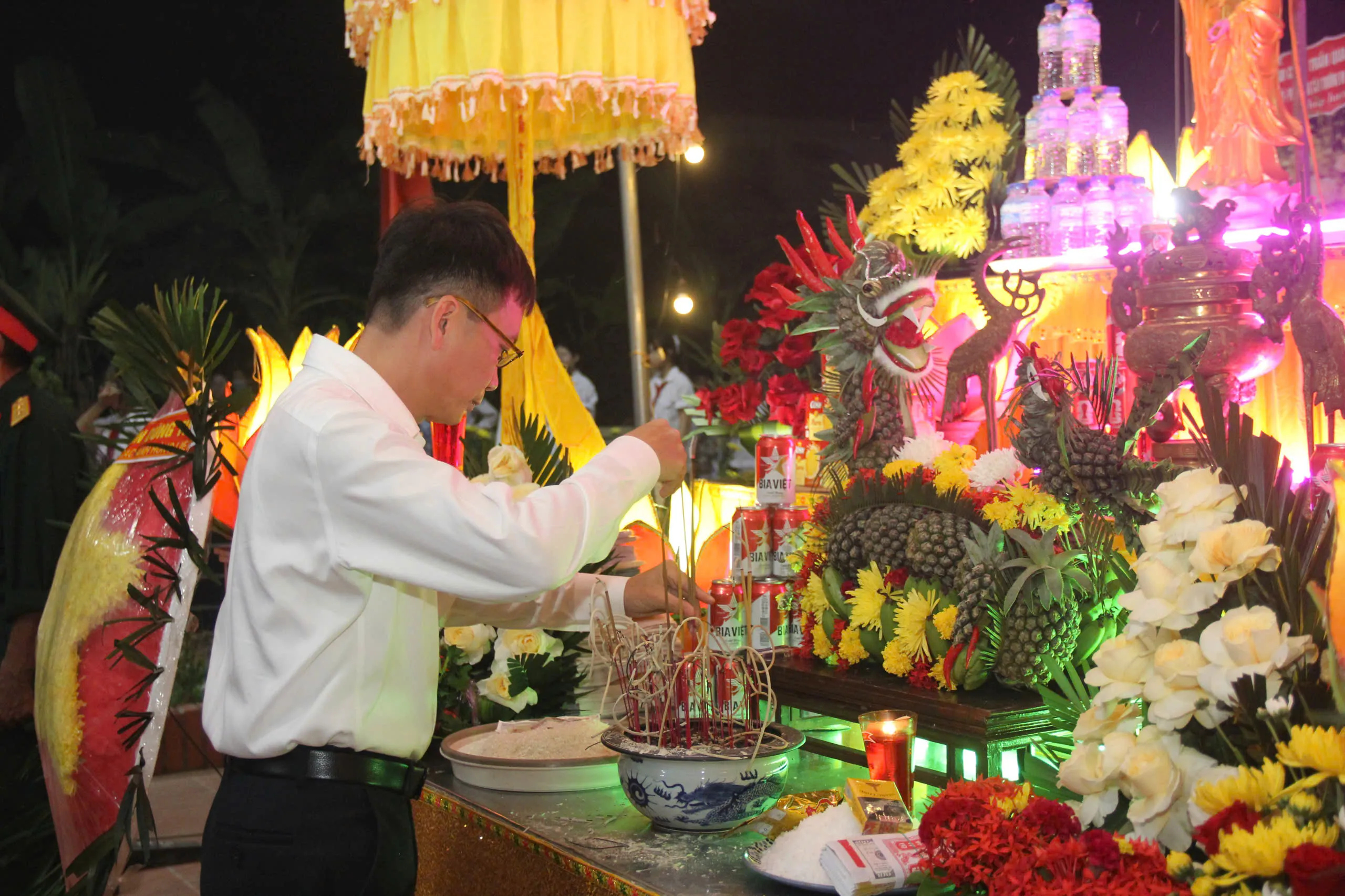 Xã Vĩnh Thuận trang trọng tổ chức Lễ thắp nến tri ân các anh hùng liệt sĩ đã hy sinh vì tổ quốc 3